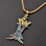 Pendentif en cimeterres, accessoire porte-bonheur raffiné