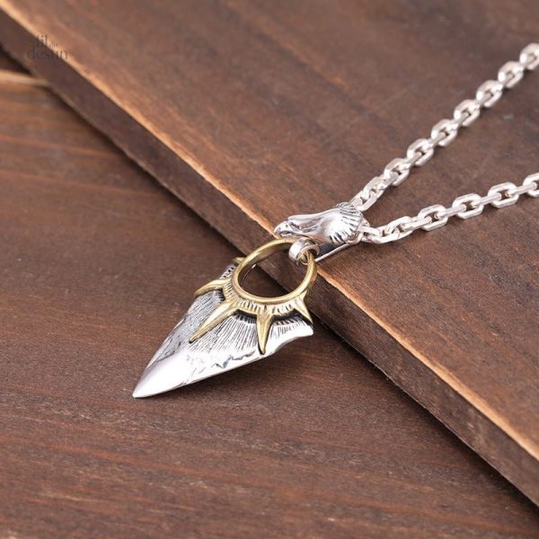 Pendentif en pointe de flèche, symbole de protection
