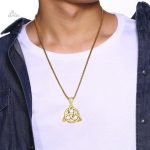 Accessoire triquetra, héritage culturel viking unique
