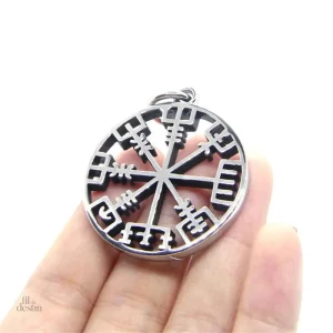 Bijou viking Vegvisir, représentation iconique de navigation