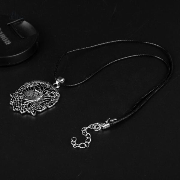 Pendentif en entrelacs, représentant l'arbre de vie viking