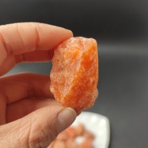Pierre de Soleil, gemme naturelle aux reflets chatoyants