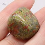 Unakite : pierres naturelles aux couleurs verte et rose