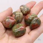 Variété de pierres d'unakite pour les collectionneurs et amateurs