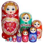 Poupées matriochka porte-bonheur russe colorées et artisanales