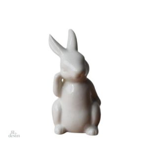 Lapin blanc en statuette, symbole de chance celte