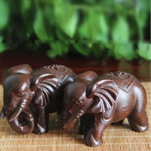 Objet décoratif en bois, éléphant porte-bonheur unique