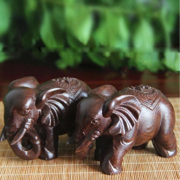 Objet décoratif en bois, éléphant porte-bonheur unique