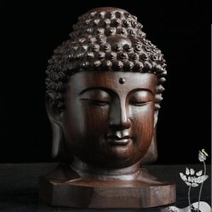 Tête de Bouddha indien, symbole de sagesse et sérénité