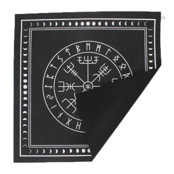Outil de divination inspiré de l'esthétique nordique
